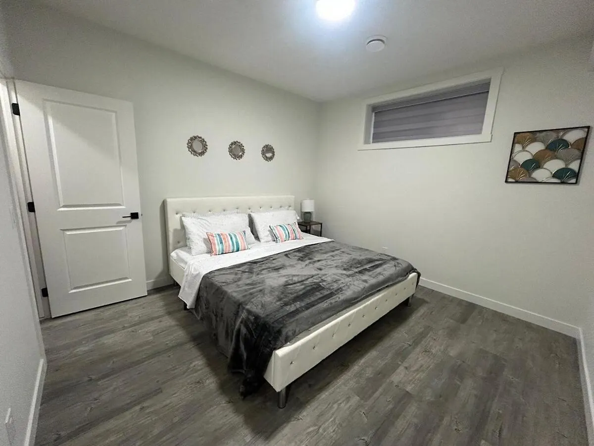 Haven Lodge, 2Br Brand New Basement Suite Калгари Канада
