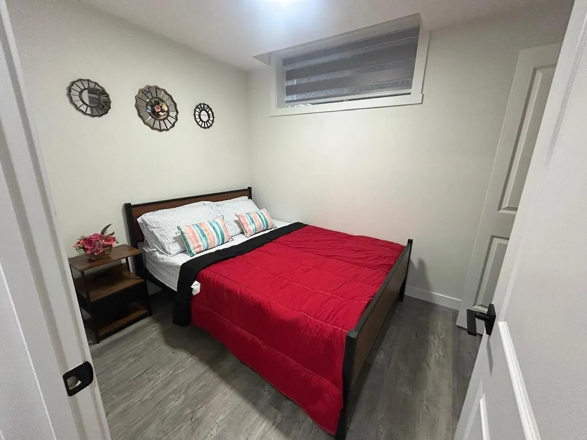 Haven Lodge, 2Br Brand New Basement Suite Калгари 0*,  Канада