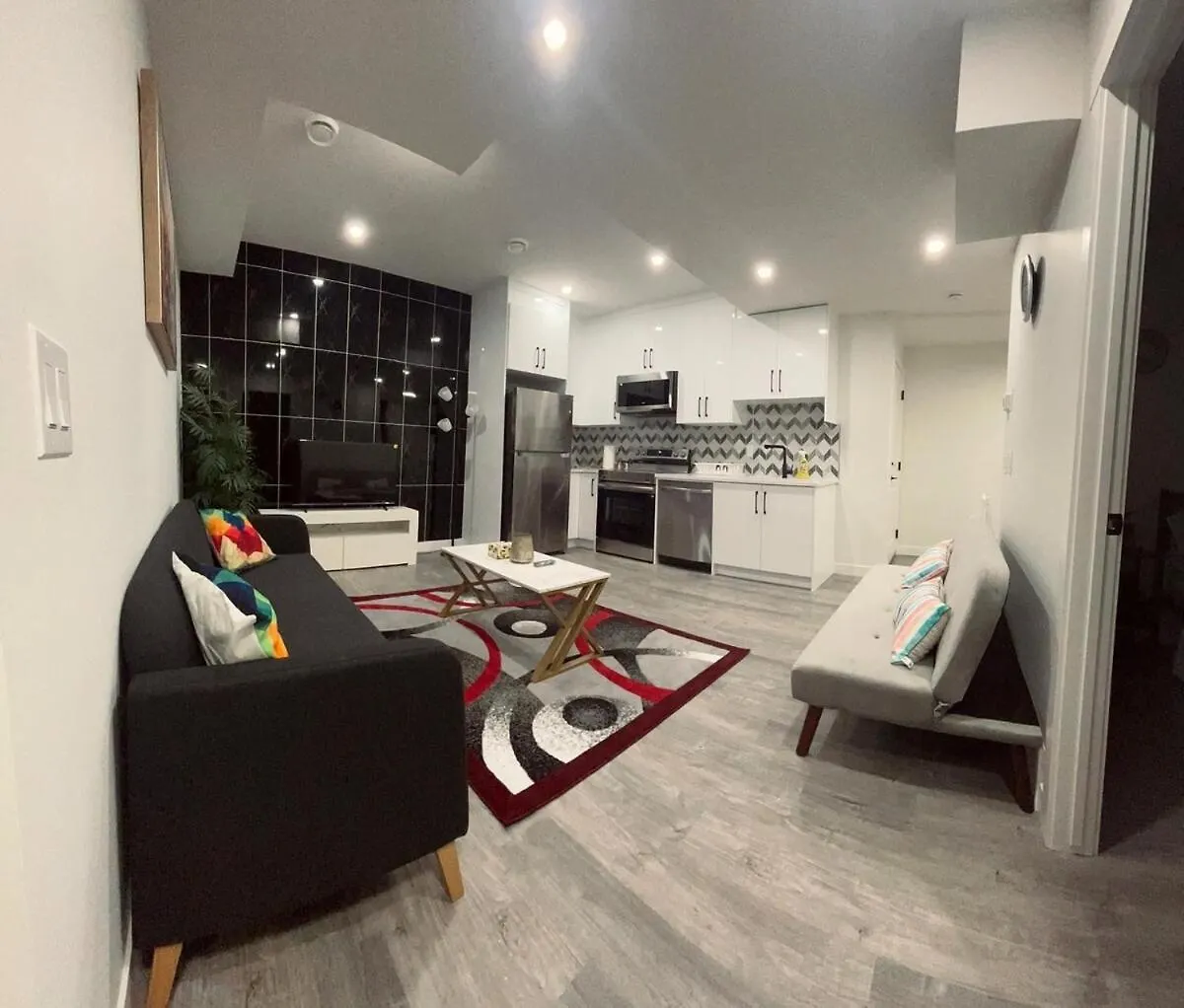 Haven Lodge, 2Br Brand New Basement Suite Калгари