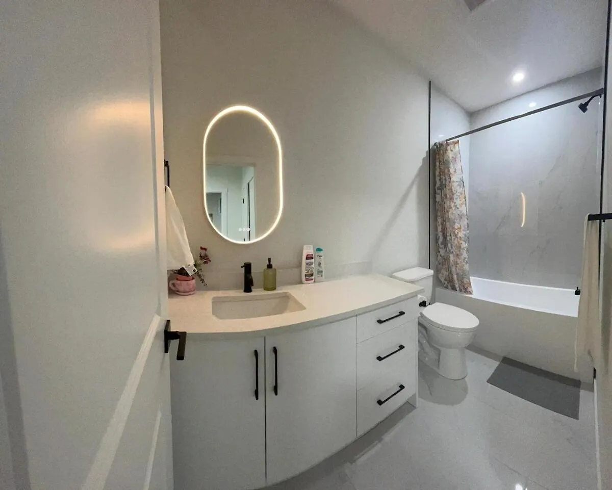 Haven Lodge, 2Br Brand New Basement Suite カルガリー